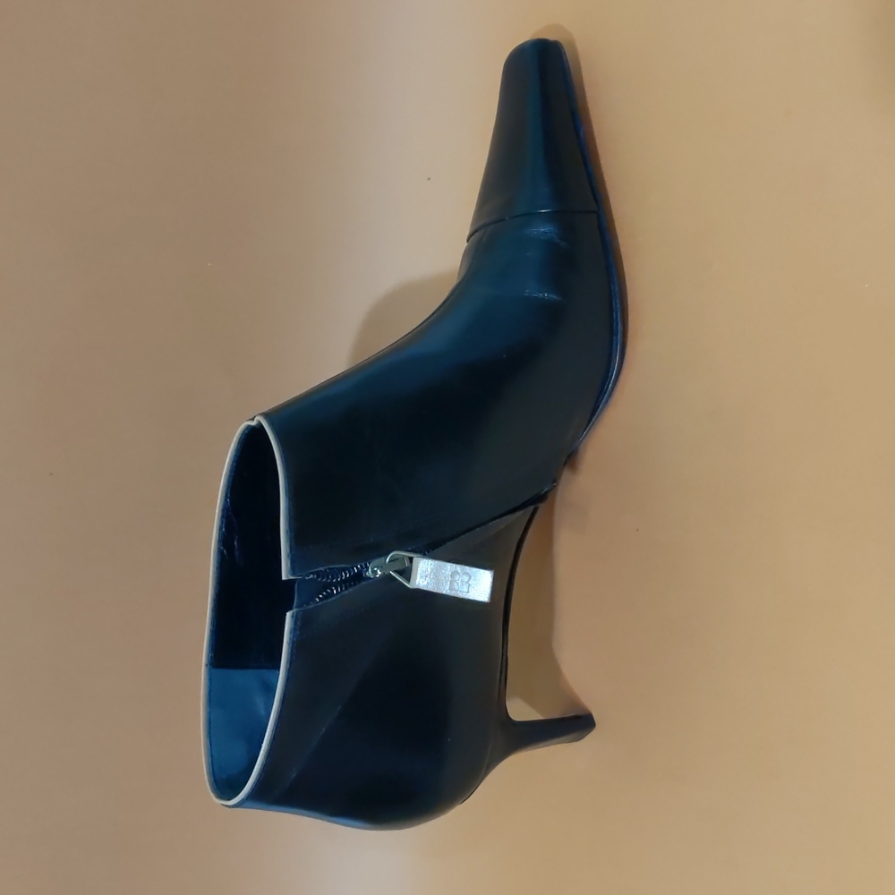 Designer Kate Spade, 🇮🇹 made in Italy, all leather black booties, size 10